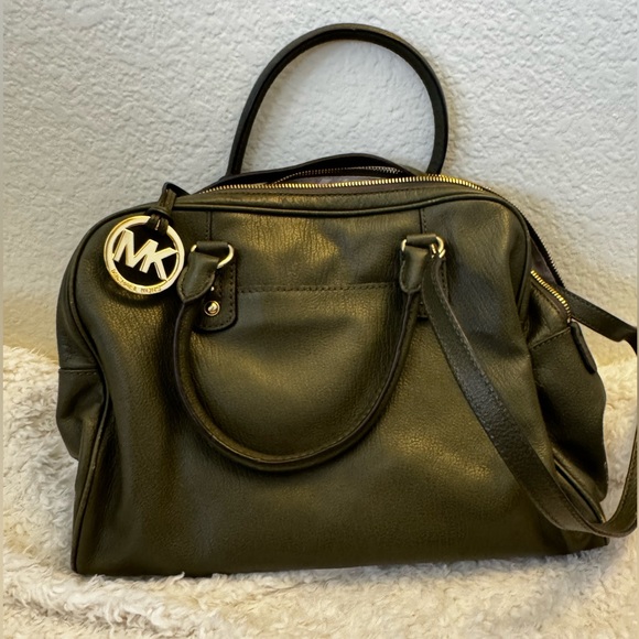 Michael Kors leather bag - Picture 1 of 10